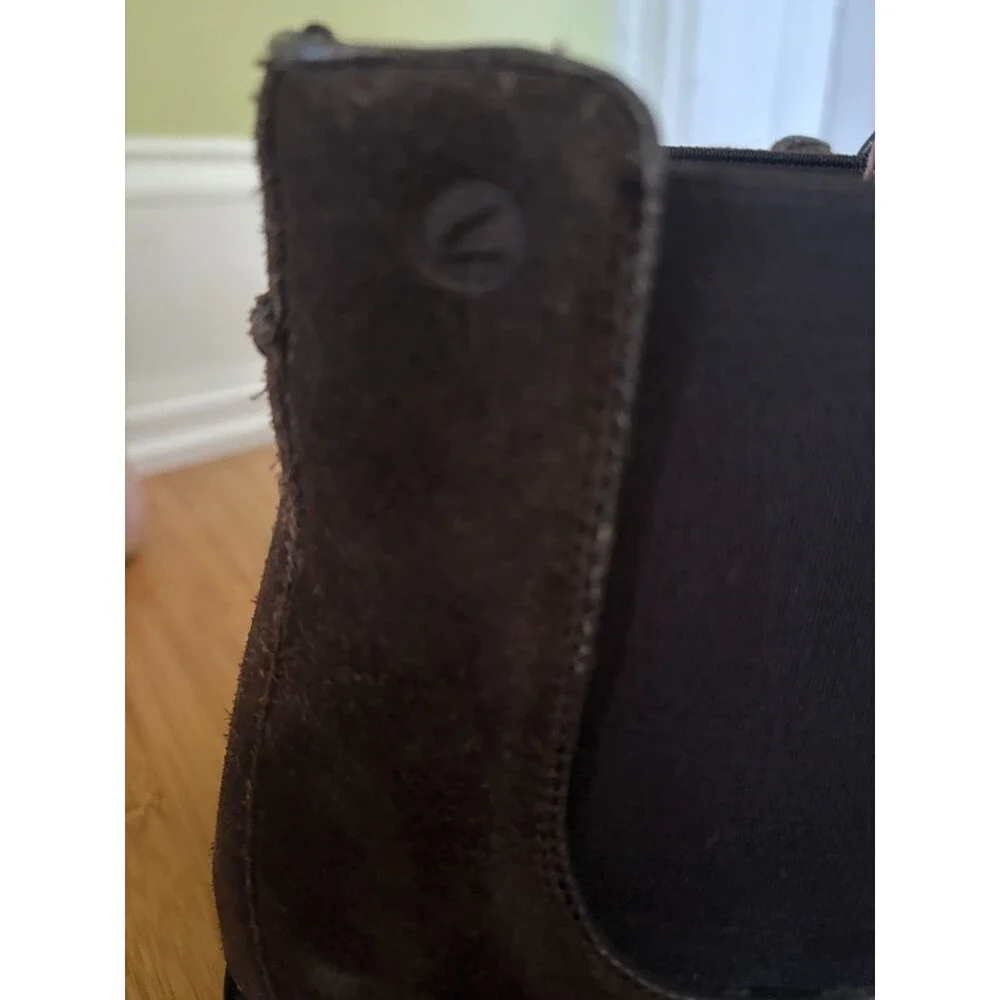 Clarks Men's Chelsea Boots Size 9 Dark Brown Suede Ankle Boots Slip On